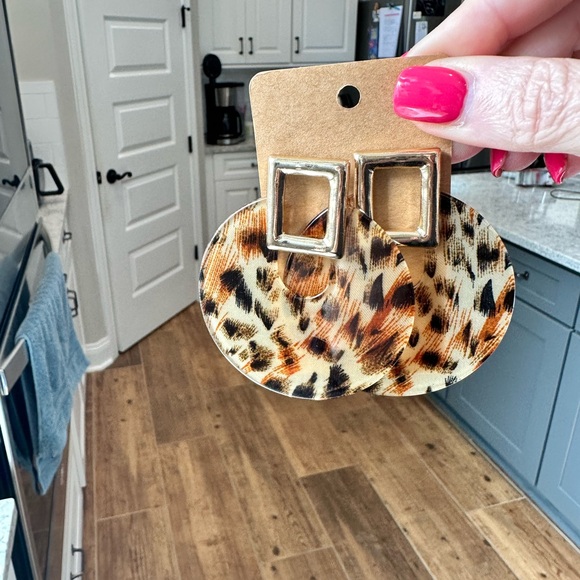 Leopard Print Acrylic Statement Earrings - Picture 4 of 9